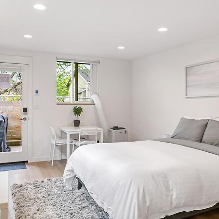 Modern Apartment Near Light Rail Seattle Buitenkant foto