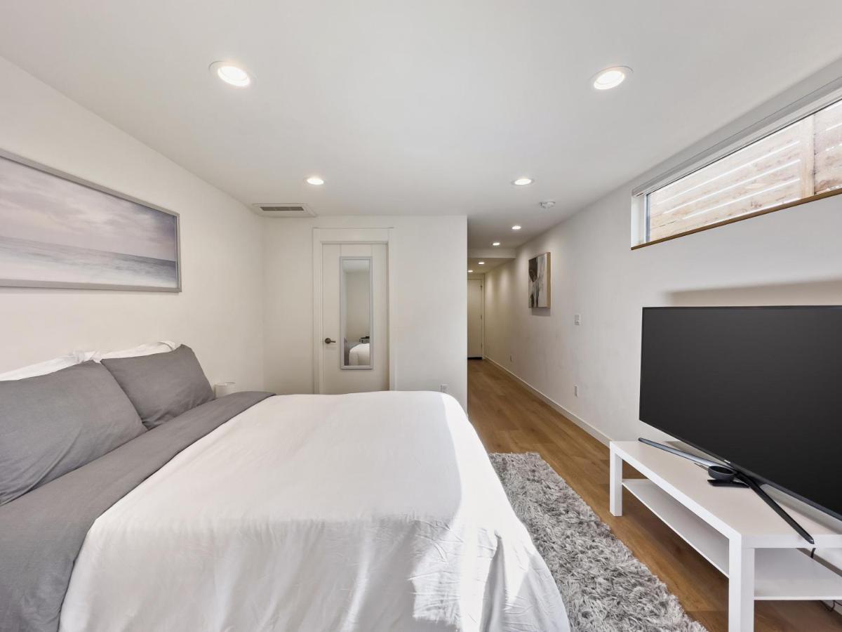 Modern Apartment Near Light Rail Seattle Buitenkant foto