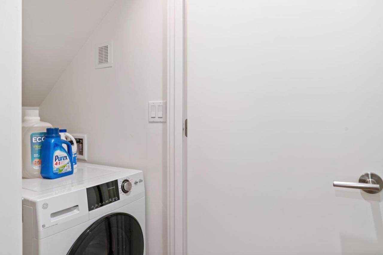 Modern Apartment Near Light Rail Seattle Buitenkant foto