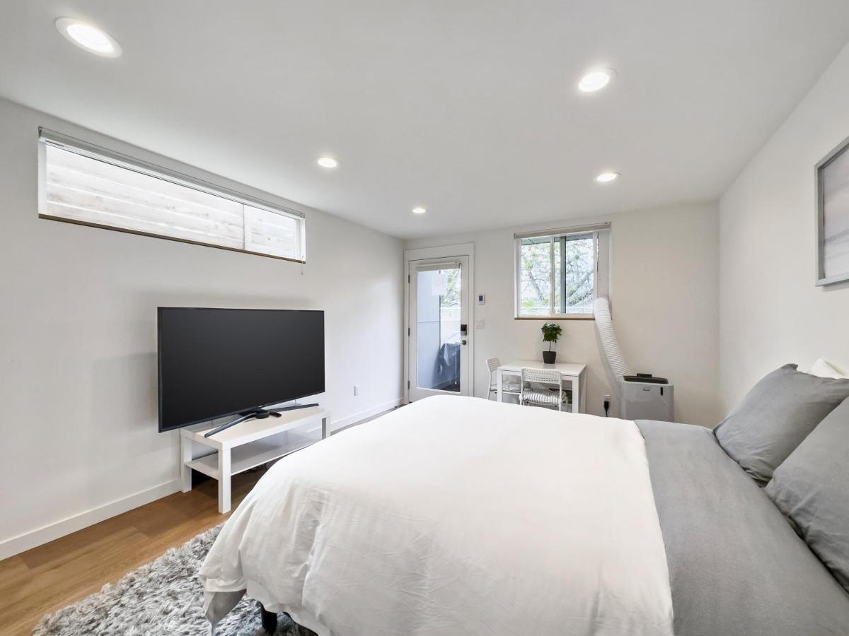 Modern Apartment Near Light Rail Seattle Buitenkant foto